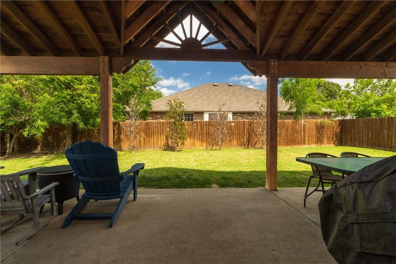 1016 Pebblecreek Drive, Burleson TX 76028