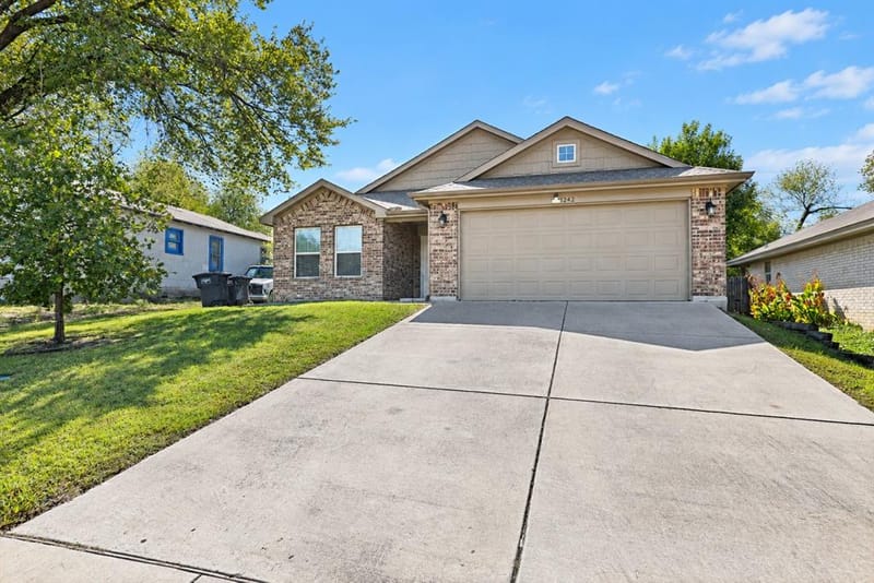 1242 E Powell Avenue, Fort Worth TX 76104 - Photo 2