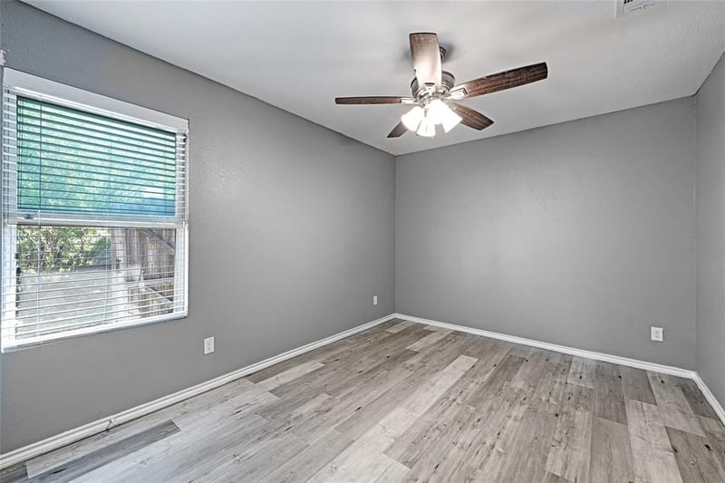 1242 E Powell Avenue, Fort Worth TX 76104 - Photo 13