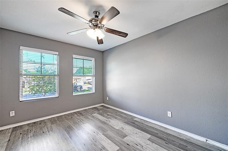 1242 E Powell Avenue, Fort Worth TX 76104 - Photo 17