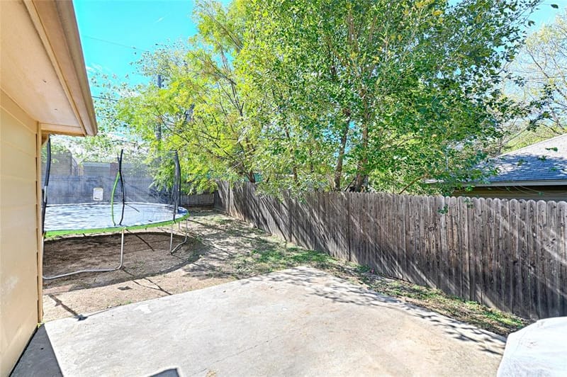1242 E Powell Avenue, Fort Worth TX 76104 - Photo 26