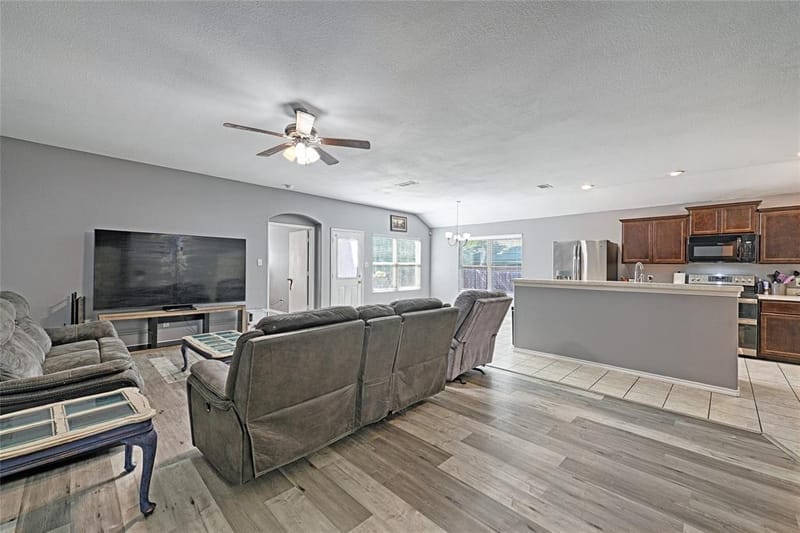 1242 E Powell Avenue, Fort Worth TX 76104 - Photo 7