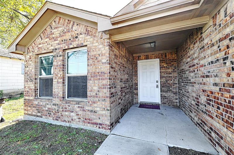 1242 E Powell Avenue, Fort Worth TX 76104 - Photo 9