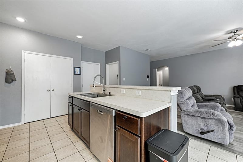 1242 E Powell Avenue, Fort Worth TX 76104 - Photo 10