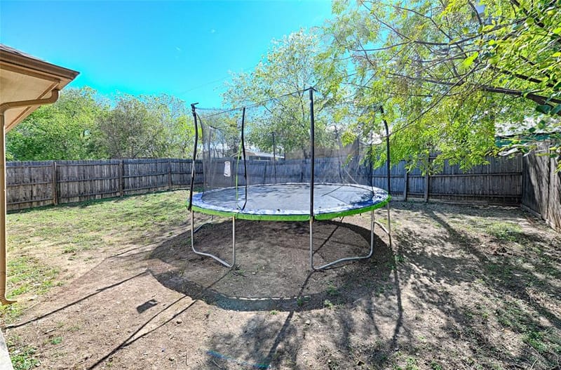1242 E Powell Avenue, Fort Worth TX 76104 - Photo 25