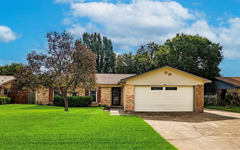 1620 Edge Hill Road, Benbrook TX 76126