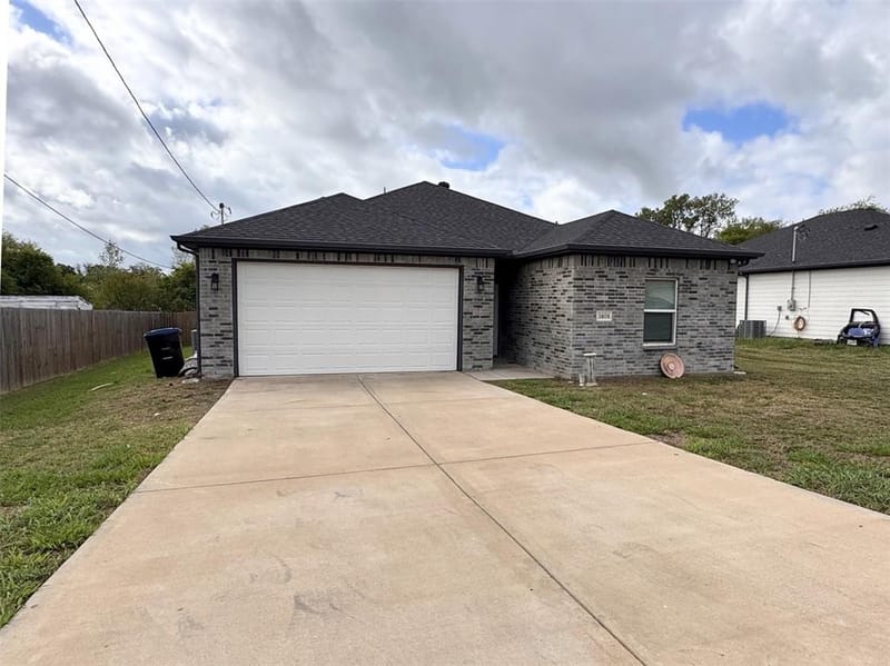 3101 Spencer Street, Greenville TX 75401 - Photo 3