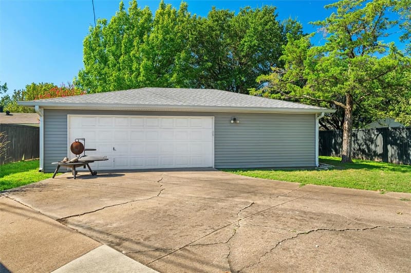 4165 Carolyn Road, Fort Worth TX 76109 - Photo 25
