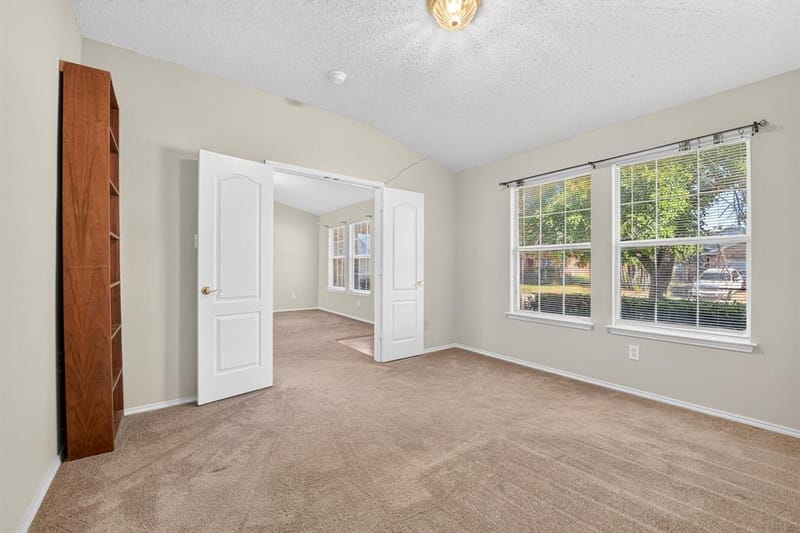 729 Raven Drive, Saginaw TX 76131 - Photo 6