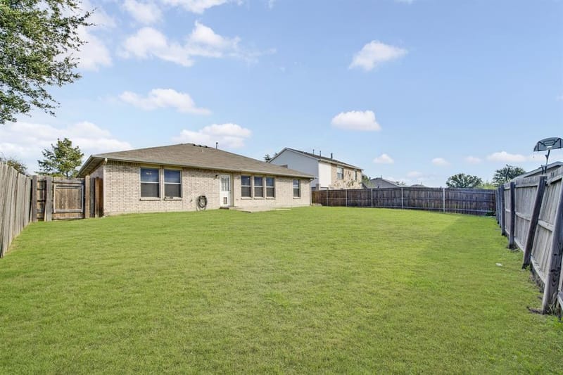 729 Raven Drive, Saginaw TX 76131 - Photo 5