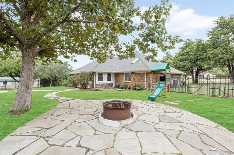 315 Cedar Hill Circle, Lowry Crossing TX 75407 - Photo 9