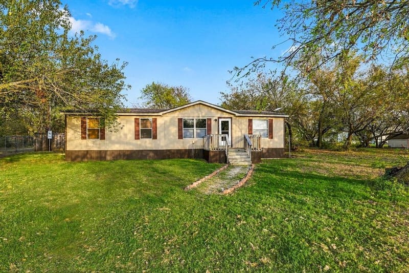 1250 Nutmeg Lane, Ponder TX 76259 - Photo 2