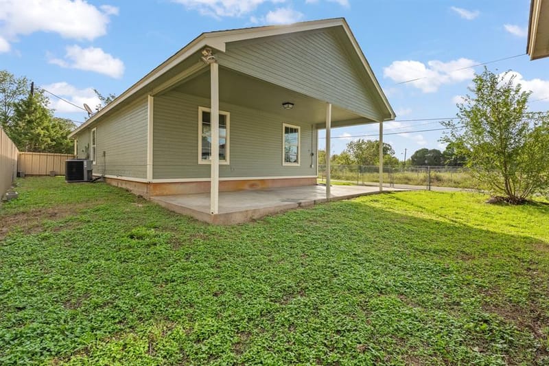 801 Trinity Street, Cleburne TX 76031 - Photo 5