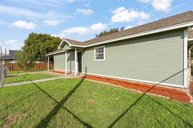 801 Trinity Street, Cleburne TX 76031 - Photo 4
