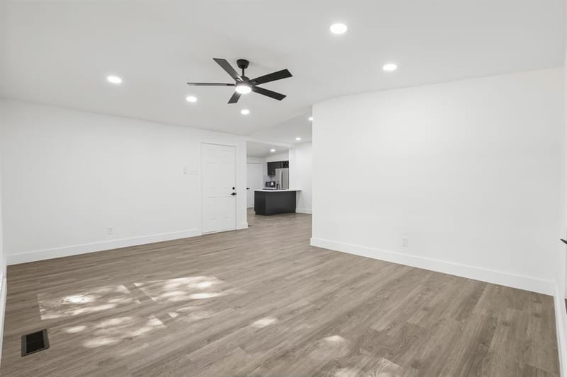 1715 Salem Street, Irving TX 75061 - Photo 6