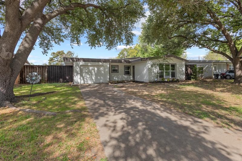 1715 Salem Street, Irving TX 75061 - Photo 3