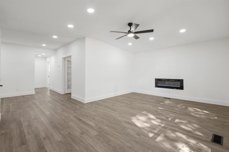 1715 Salem Street, Irving TX 75061 - Photo 5