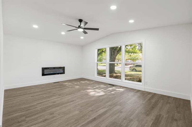 1715 Salem Street, Irving TX 75061 - Photo 4