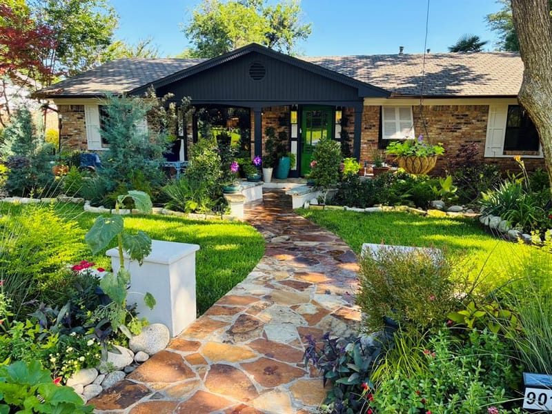 9011 Fringewood Drive, Dallas TX 75228