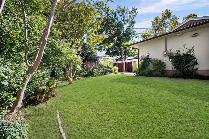 9011 Fringewood Drive, Dallas TX 75228 - Photo 31