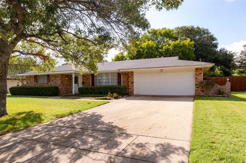 3805 Fenton Avenue, Fort Worth TX 76133 - Photo 2