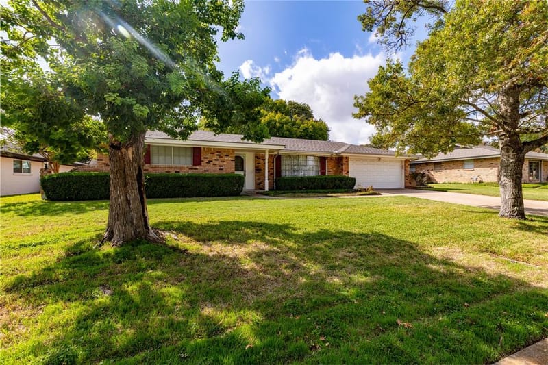 3805 Fenton Avenue, Fort Worth TX 76133 - Photo 3