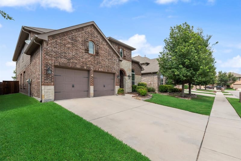 11616 Twining Branch Circle, Fort Worth TX 76052 - Photo 3