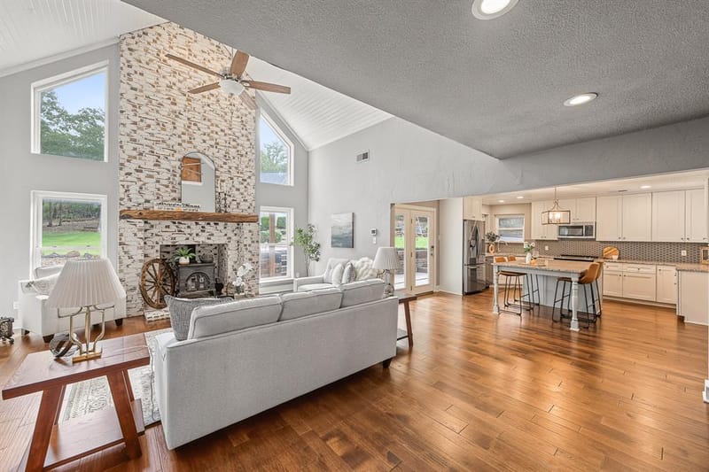 901 Pioneer Circle W, Argyle TX 76226