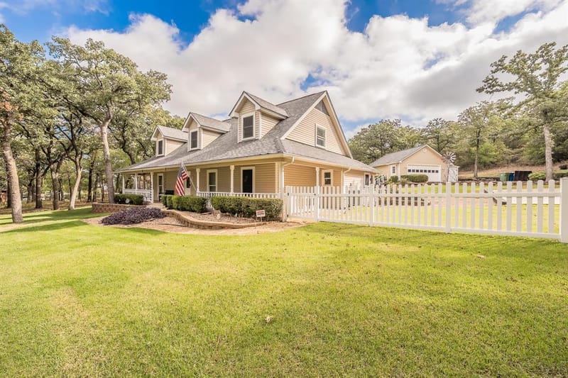 901 Pioneer Circle W, Argyle TX 76226 - Photo 4