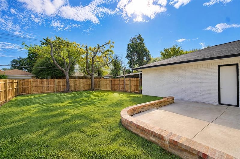 8350 CADENZA Lane, Dallas TX 75228 - Photo 7