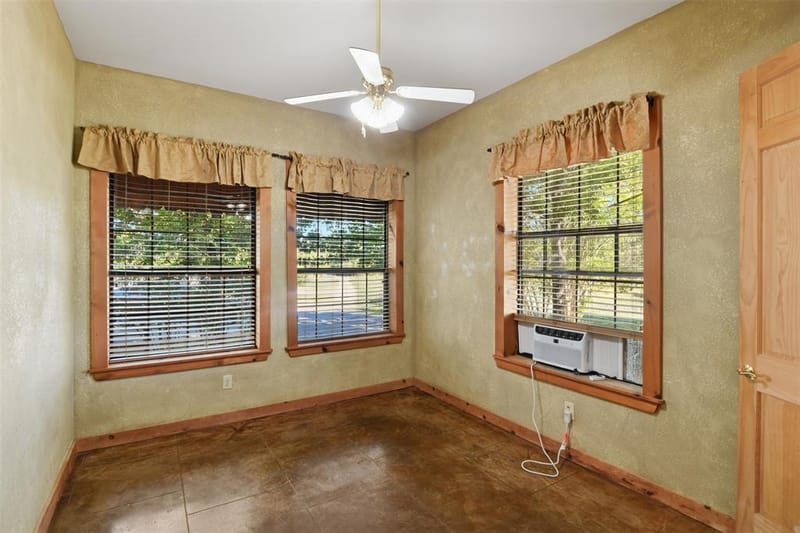 959 County Road 4540, Whitewright TX 75491 - Photo 28