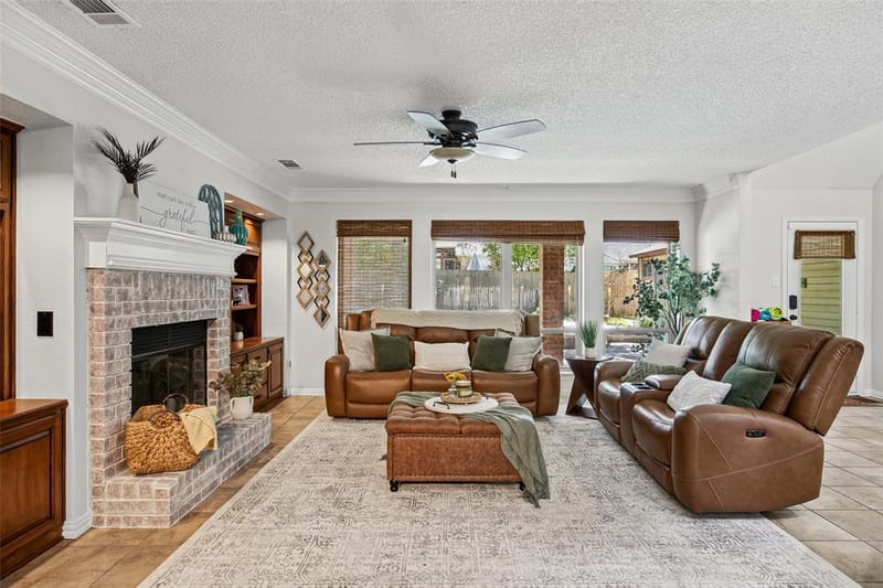 3406 Forestway Court, Arlington TX 76001 - Photo 16