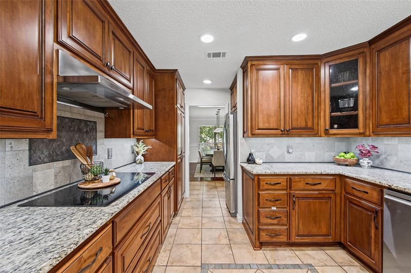 3406 Forestway Court, Arlington TX 76001 - Photo 12