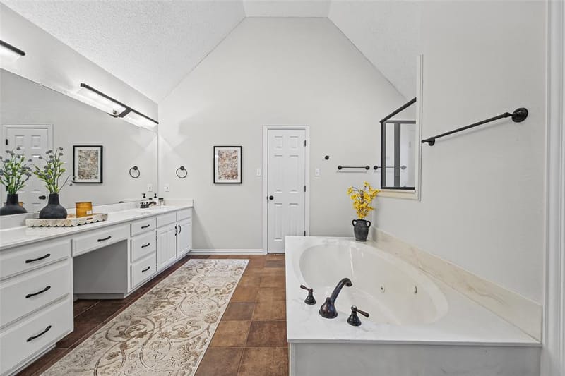 3406 Forestway Court, Arlington TX 76001 - Photo 22
