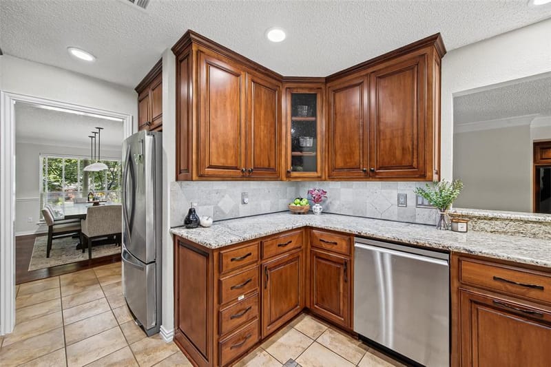 3406 Forestway Court, Arlington TX 76001 - Photo 14
