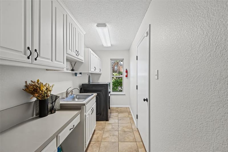 3406 Forestway Court, Arlington TX 76001 - Photo 19