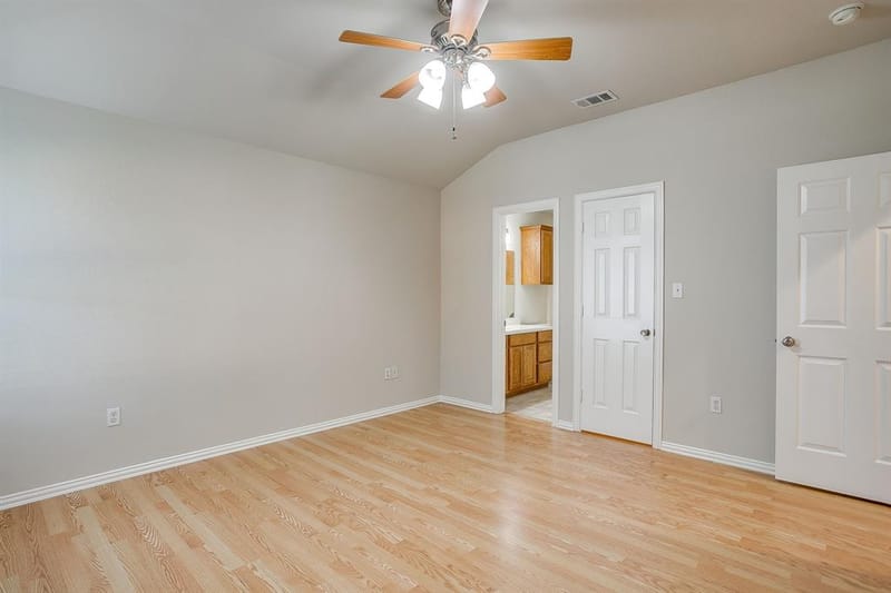109 Briarwood Drive, Kennedale TX 76060 - Photo 13