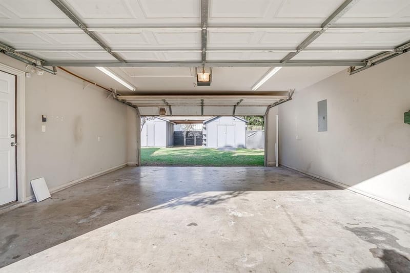 109 Briarwood Drive, Kennedale TX 76060 - Photo 22