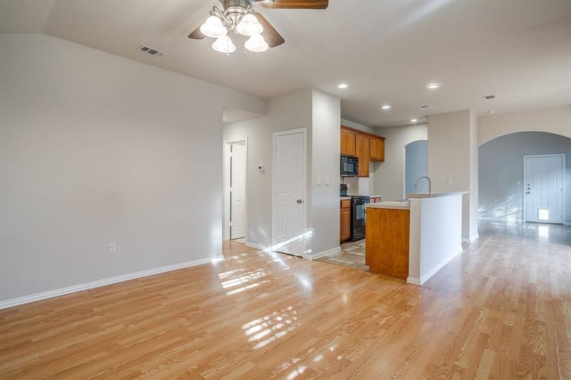 109 Briarwood Drive, Kennedale TX 76060 - Photo 7
