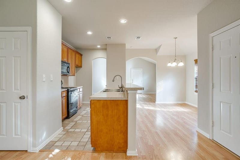 109 Briarwood Drive, Kennedale TX 76060 - Photo 10