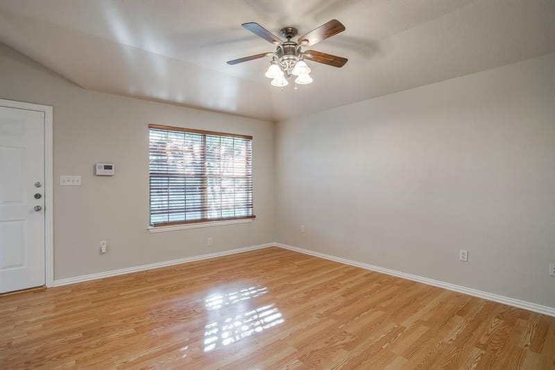 109 Briarwood Drive, Kennedale TX 76060 - Photo 8