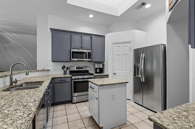 1248 Michael Avenue, Lewisville TX 75077 - Photo 4