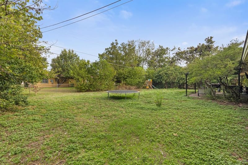 703 W Elizabeth Drive, Robinson TX 76706 - Photo 26
