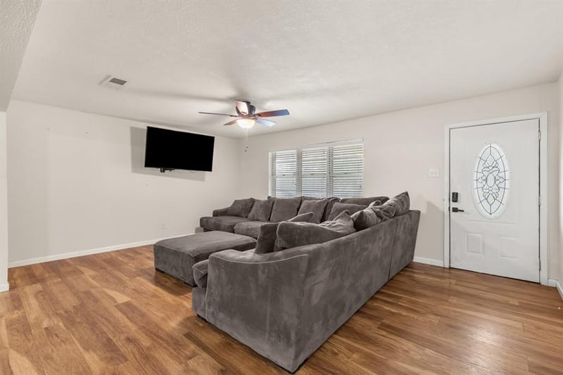 703 W Elizabeth Drive, Robinson TX 76706 - Photo 5