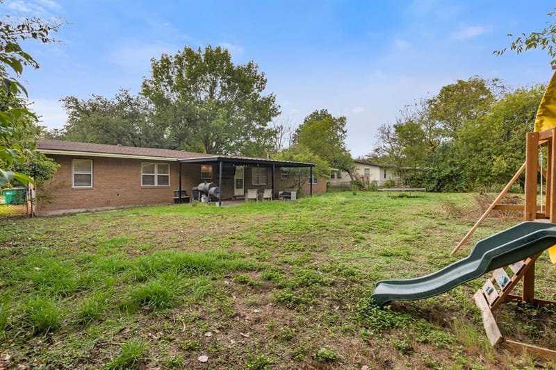 703 W Elizabeth Drive, Robinson TX 76706 - Photo 24
