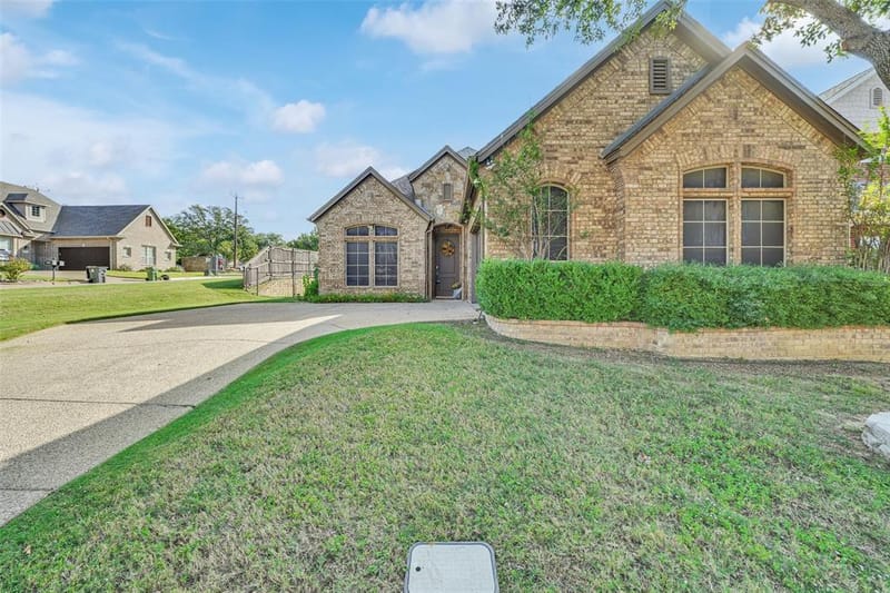 5801 Mira Lago Lane, Arlington TX 76017 - Photo 3