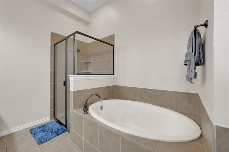 5801 Mira Lago Lane, Arlington TX 76017 - Photo 15