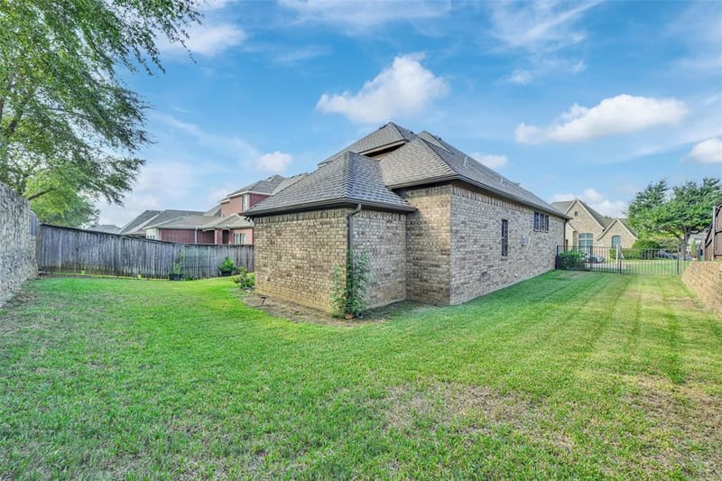 5801 Mira Lago Lane, Arlington TX 76017 - Photo 35