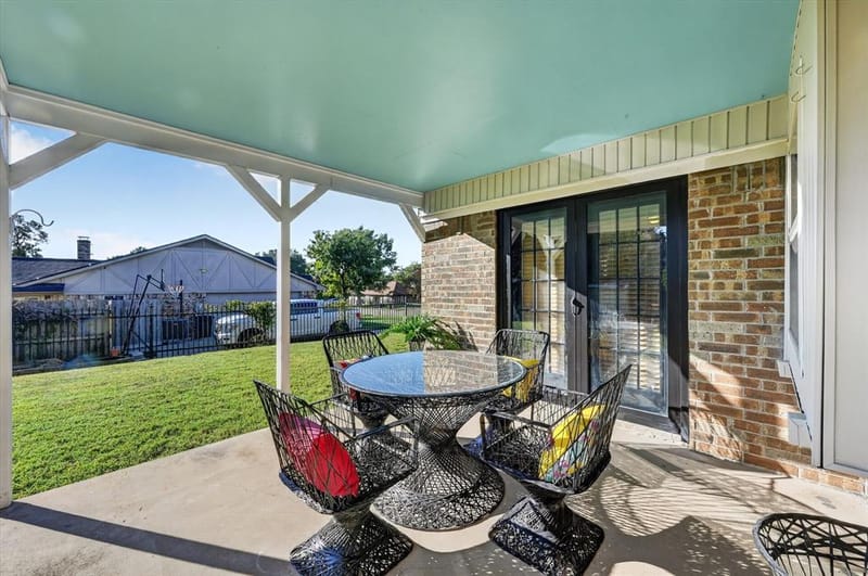 437 Overcrest Drive, Benbrook TX 76126 - Photo 18