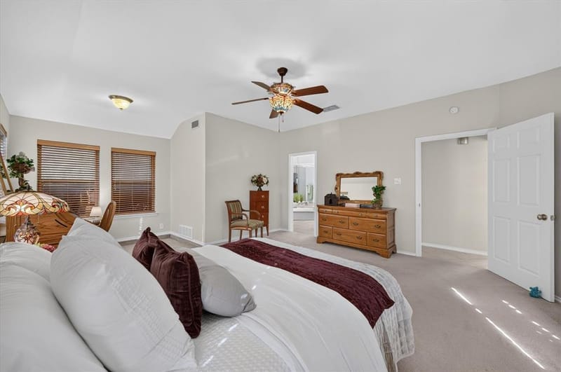 437 Overcrest Drive, Benbrook TX 76126 - Photo 11
